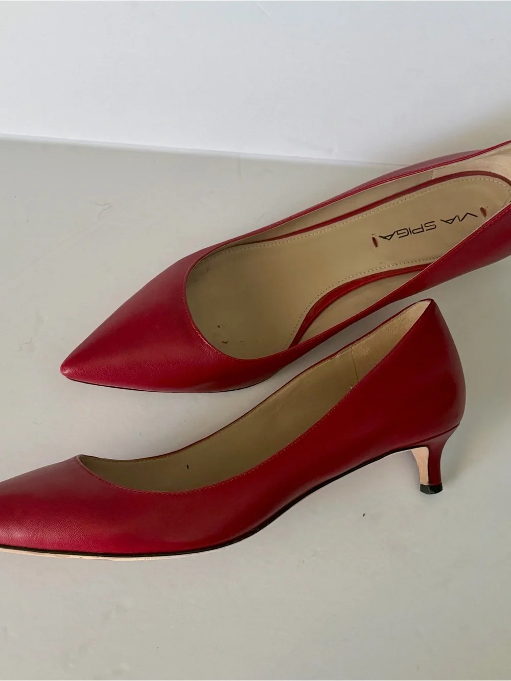 Via Spiga Red Pointed-Toe Leather Kitten heel Pumps. 9.5